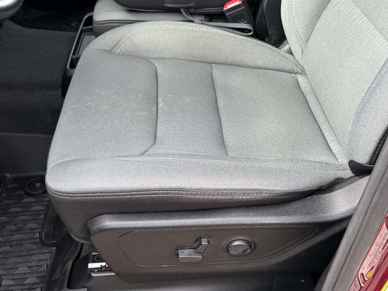 Ram 1500 Vehicle Full-screen Gallery Image 23