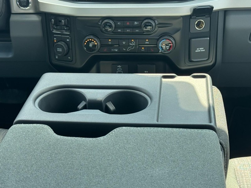 Ford Super Duty F-250 SRW Vehicle Image 09