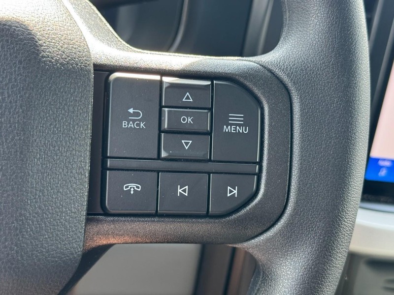 Ford Super Duty F-250 SRW Vehicle Image 11