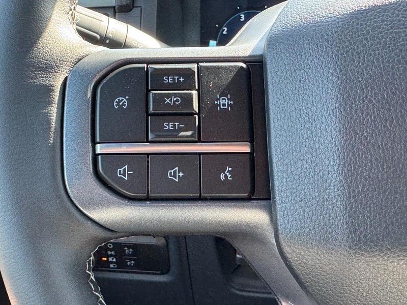 Ford F-150 Vehicle Full-screen Gallery Image 10