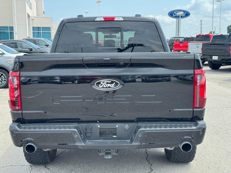 Ford F-150 Vehicle Full-screen Gallery Image 4