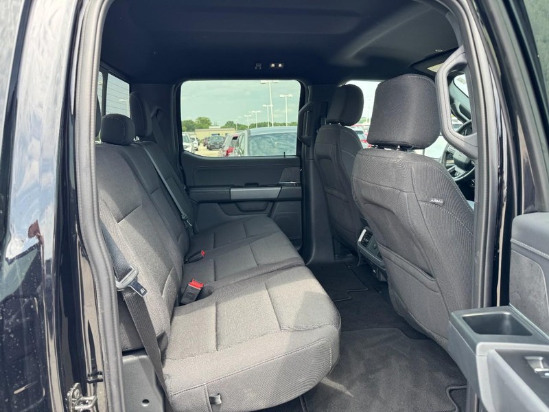 Ford F-150 Vehicle Full-screen Gallery Image 10