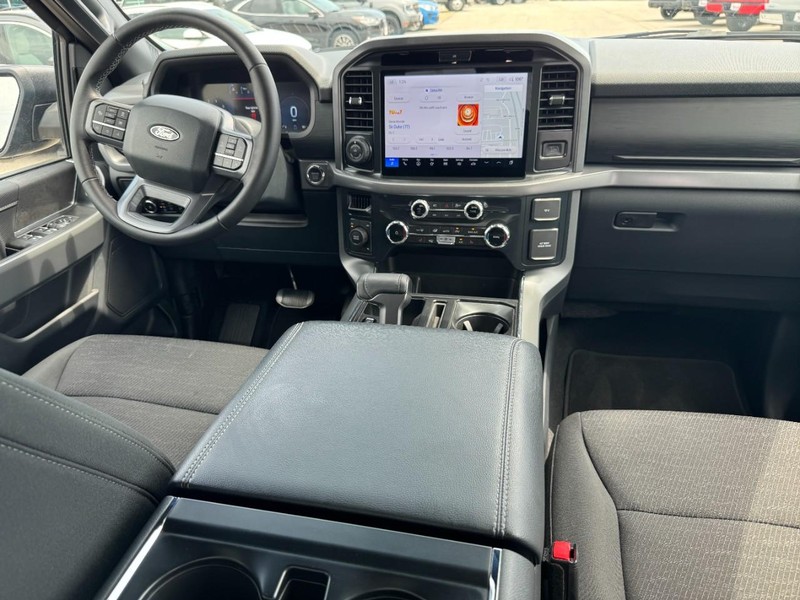 Ford F-150 Vehicle Full-screen Gallery Image 11