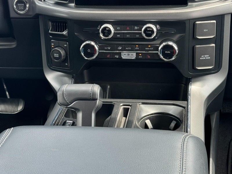 Ford F-150 Vehicle Full-screen Gallery Image 14