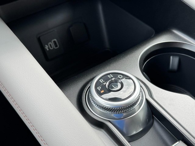 Ford Explorer Vehicle Image 13