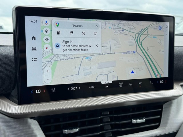 Ford Explorer Vehicle Image 15