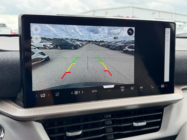 Ford Explorer Vehicle Image 16