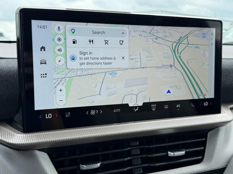 Ford Explorer Vehicle Full-screen Gallery Image 15