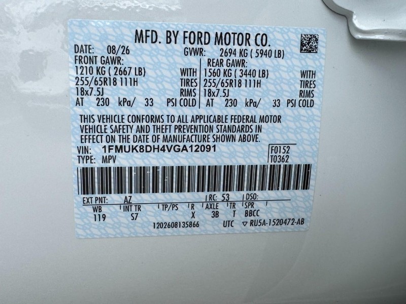 Ford Explorer Vehicle Full-screen Gallery Image 18