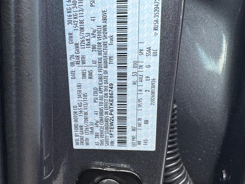 Ford F-150 Vehicle Full-screen Gallery Image 15