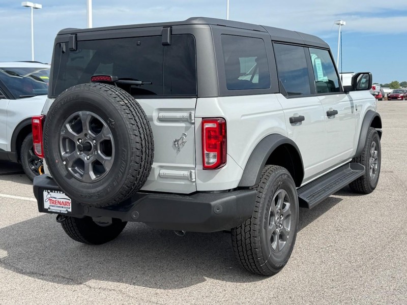 Ford Bronco Vehicle Image 03