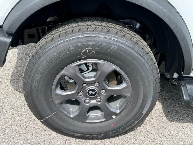 Ford Bronco Vehicle Image 04