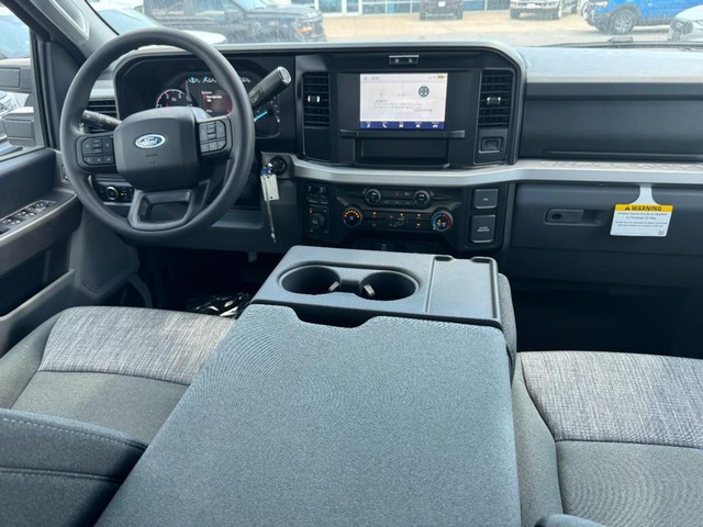 Ford Super Duty F-250 SRW Vehicle Image 06