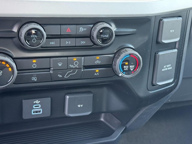 Ford Super Duty F-250 SRW Vehicle Image 12