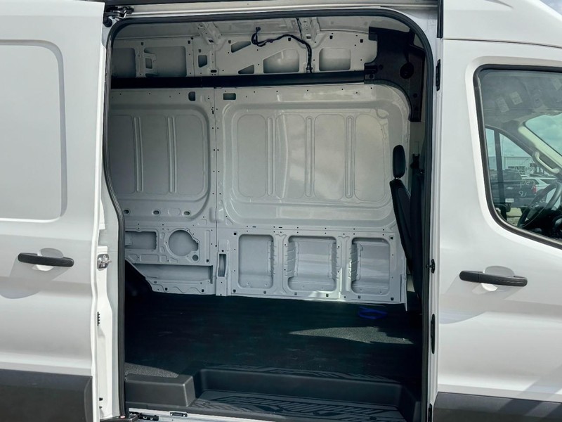 Ford Transit Cargo Van Vehicle Full-screen Gallery Image 5