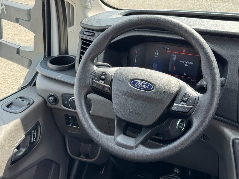 Ford Transit Cargo Van Vehicle Full-screen Gallery Image 9