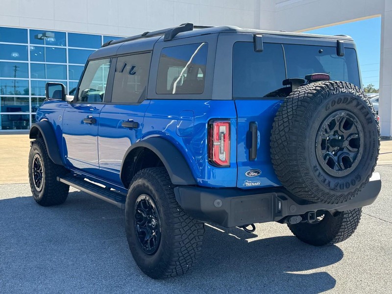 Ford Bronco Vehicle Full-screen Gallery Image 6