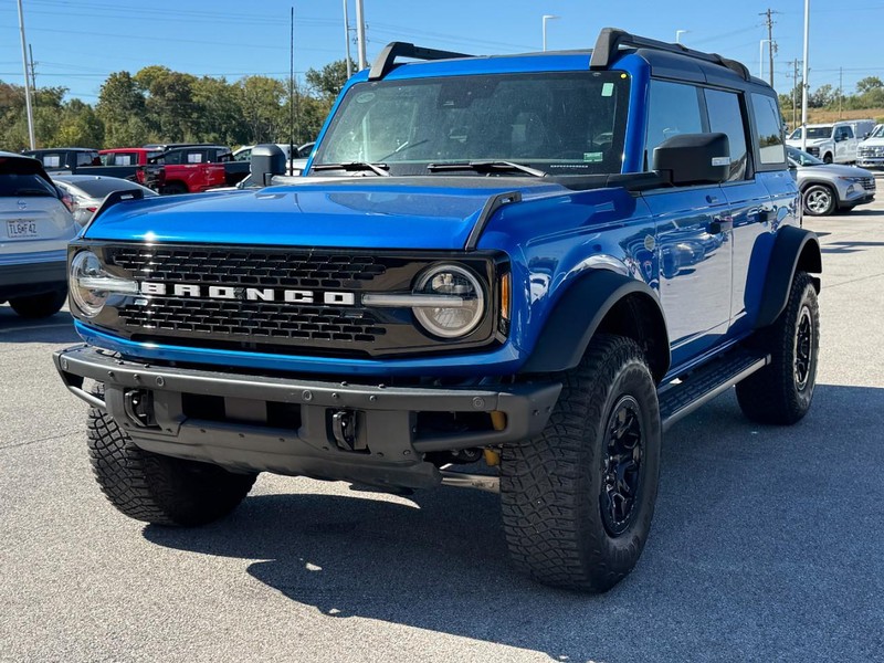 Ford Bronco Vehicle Full-screen Gallery Image 8