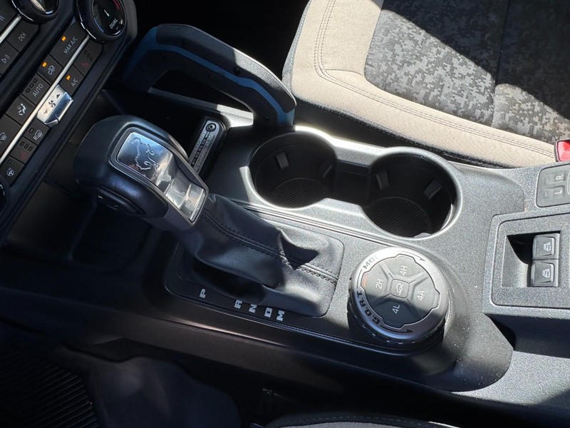 Ford Bronco Vehicle Full-screen Gallery Image 20