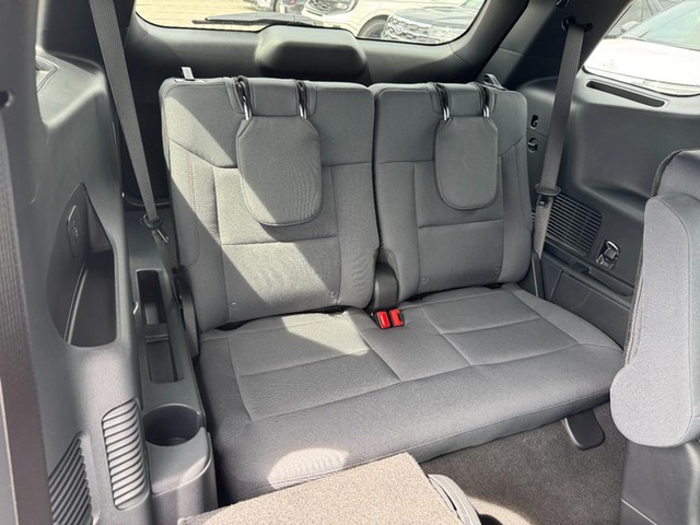 Ford Explorer Vehicle Image 06