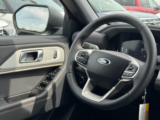 Ford Explorer Vehicle Image 08