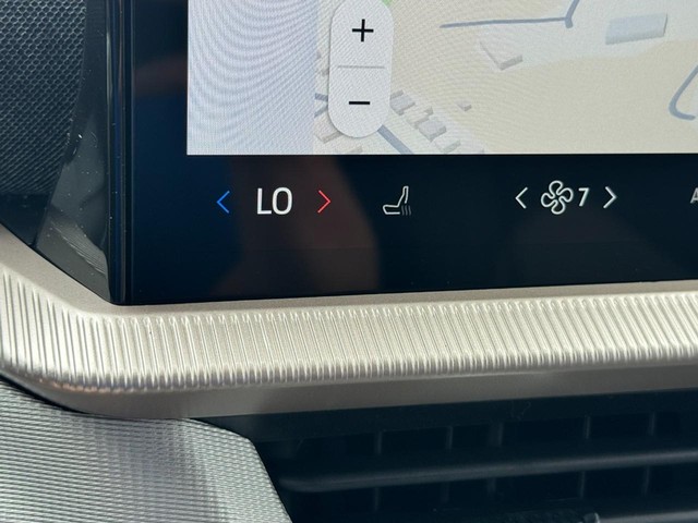 Ford Explorer Vehicle Image 13