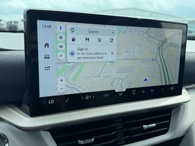 Ford Explorer Vehicle Image 14