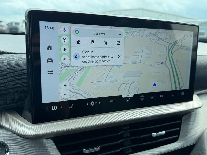 Ford Explorer Vehicle Full-screen Gallery Image 14