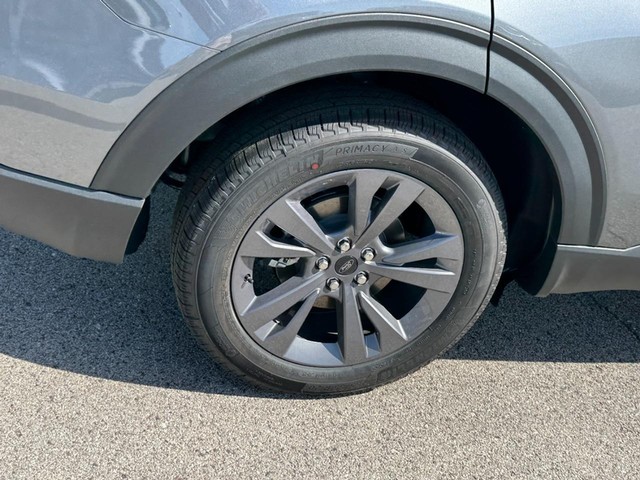 Ford Explorer Vehicle Image 04
