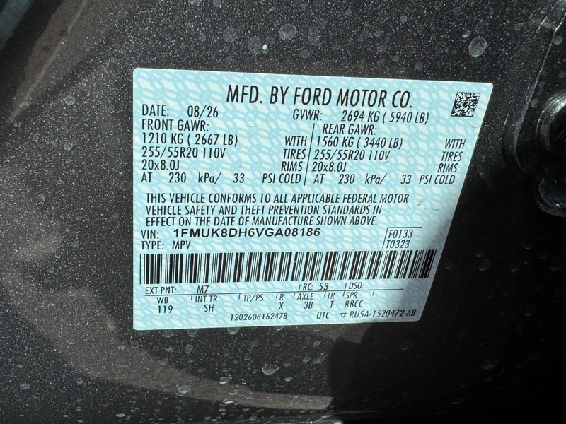 Ford Explorer Vehicle Full-screen Gallery Image 18