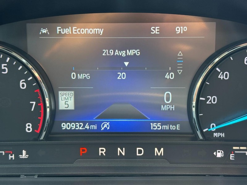 Ford Explorer Vehicle Full-screen Gallery Image 19