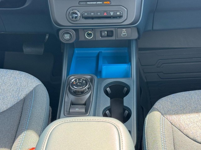 Ford Maverick Vehicle Image 09