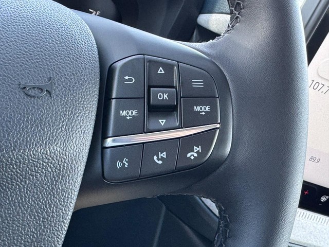 Ford Maverick Vehicle Image 11