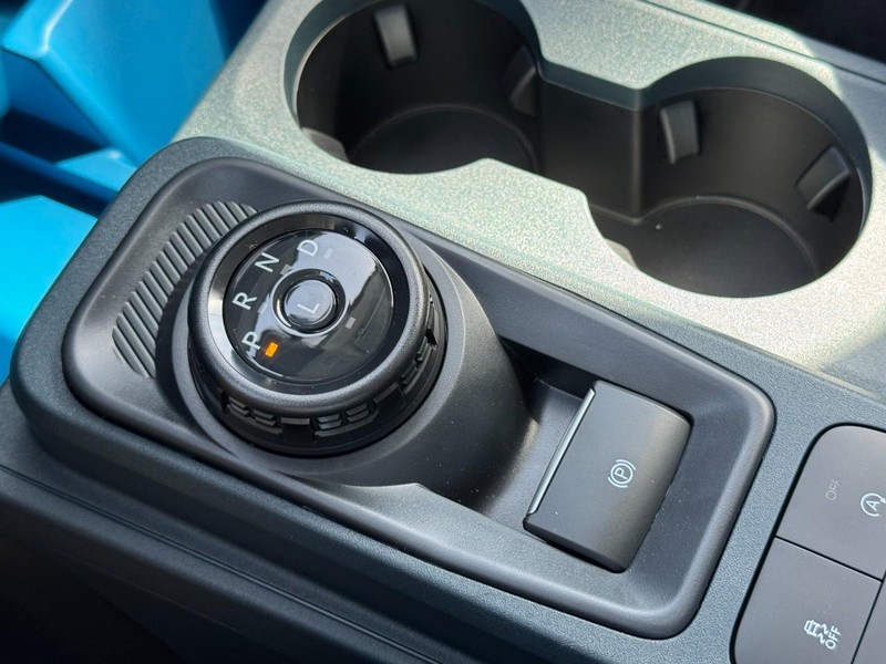 Ford Maverick Vehicle Full-screen Gallery Image 12