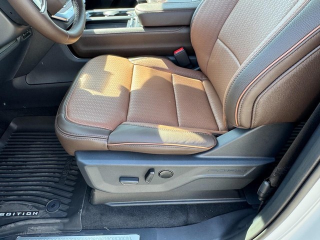 Ford Expedition Max Vehicle Image 18
