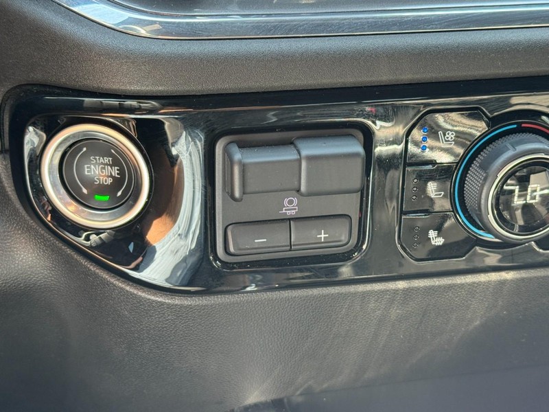 Chevrolet Silverado 1500 Vehicle Full-screen Gallery Image 20