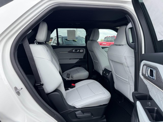 Ford Explorer Vehicle Image 05