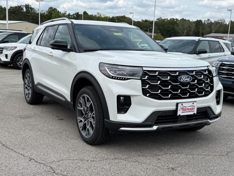 Ford Explorer Vehicle Full-screen Gallery Image 2