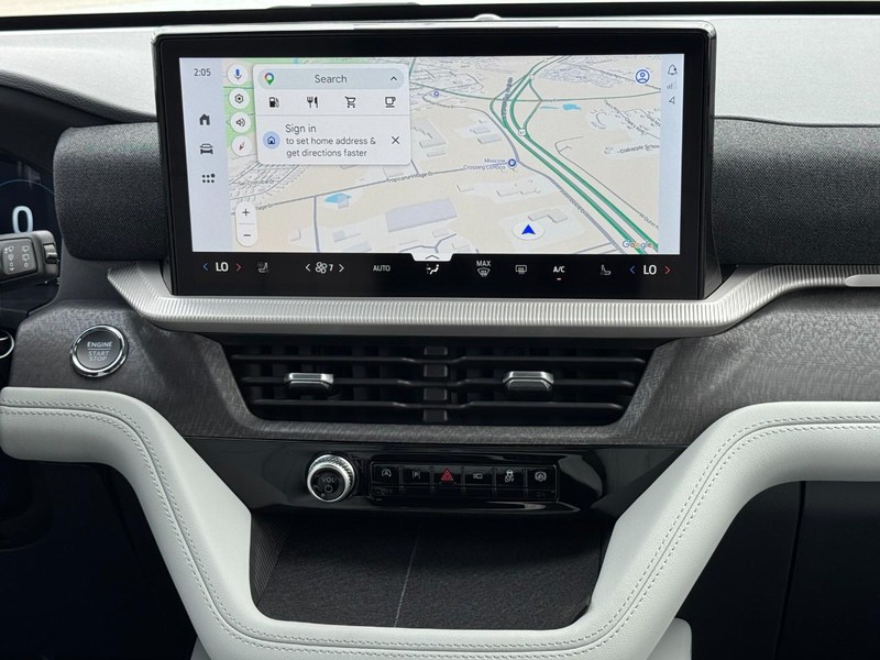 Ford Explorer Vehicle Full-screen Gallery Image 9