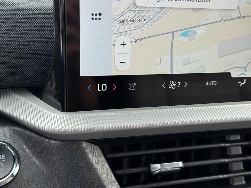 Ford Explorer Vehicle Full-screen Gallery Image 14