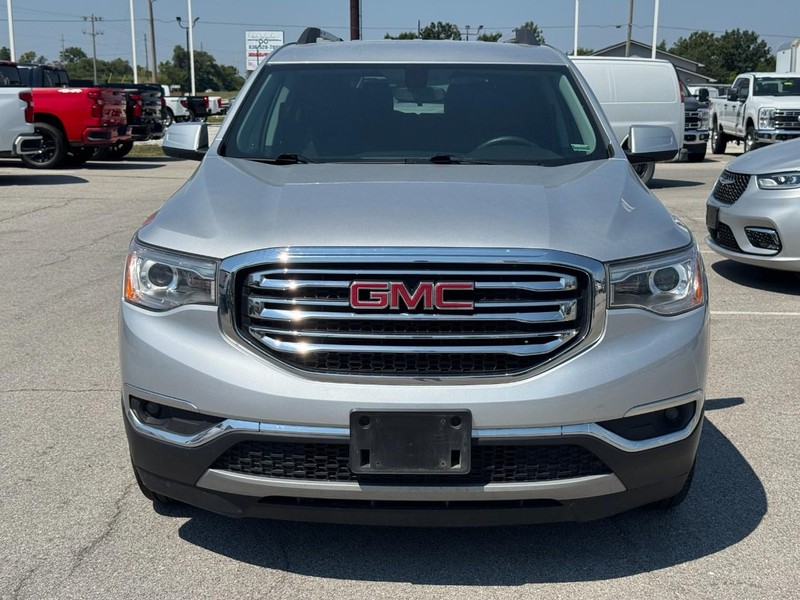 GMC Acadia Vehicle Image 09