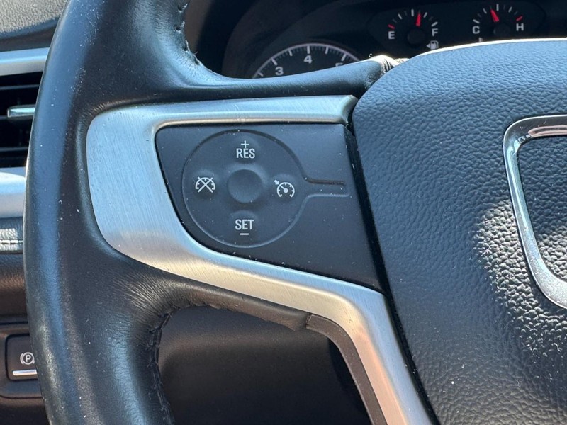 GMC Acadia Vehicle Image 17