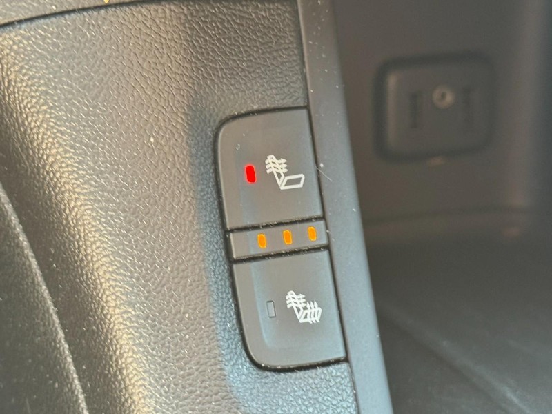 GMC Acadia Vehicle Image 20
