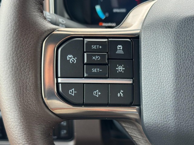 Ford Super Duty F-250 SRW Vehicle Image 11