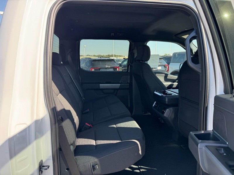 Ford F-150 Vehicle Full-screen Gallery Image 5