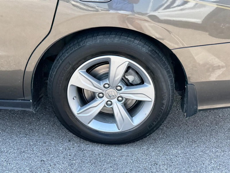 Honda Odyssey Vehicle Full-screen Gallery Image 7