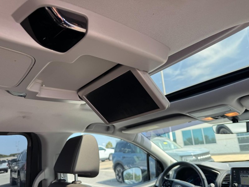 Honda Odyssey Vehicle Full-screen Gallery Image 11