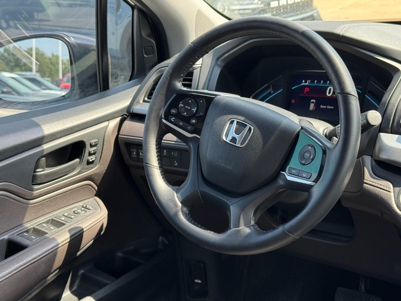 Honda Odyssey Vehicle Full-screen Gallery Image 13