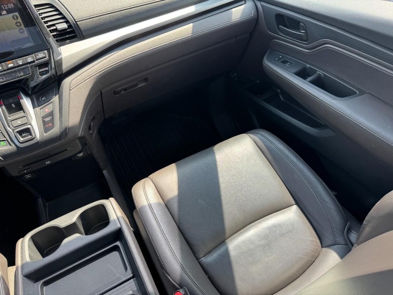 Honda Odyssey Vehicle Full-screen Gallery Image 16