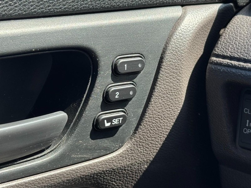Honda Odyssey Vehicle Full-screen Gallery Image 17